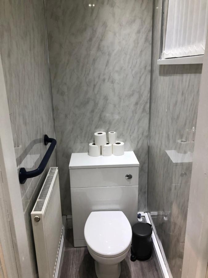 Handpost Lodge Newport  Luaran gambar