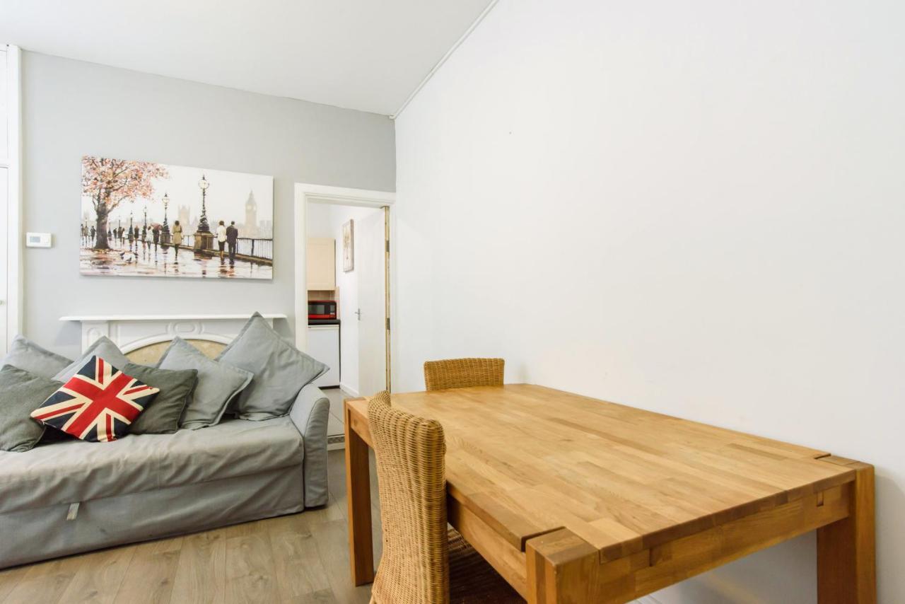 Handpost Lodge Newport  Luaran gambar